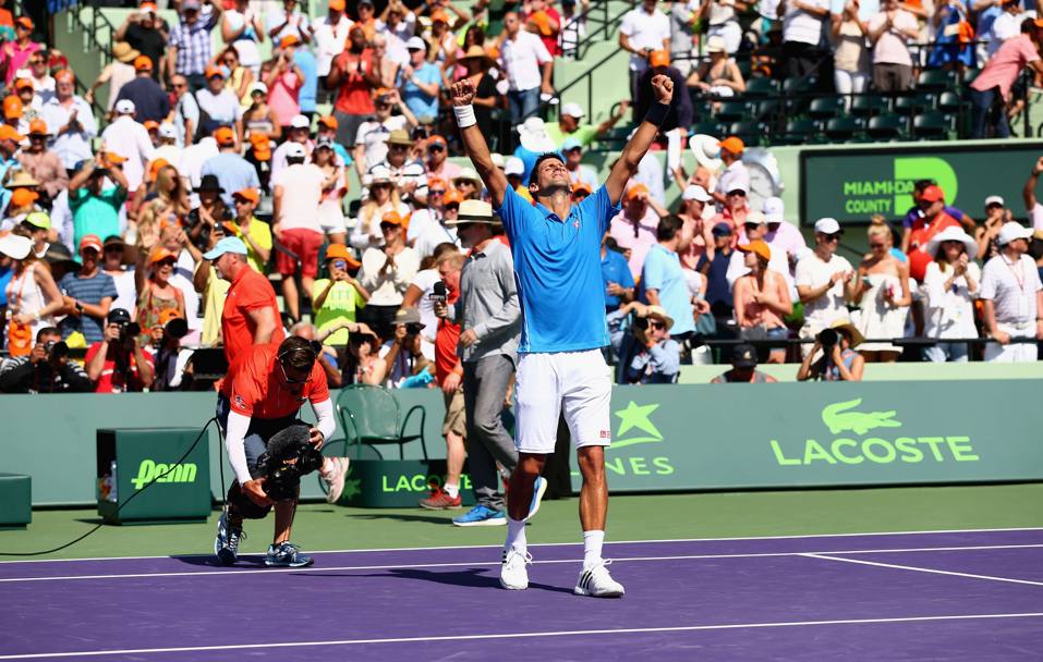 Miami Open Tennis. Il serbo Novak Djokovic celebra la vittoria contro l&#39;inglese Andy Murray nella finale del torneo a Key Biscayne, Florida (AFP)